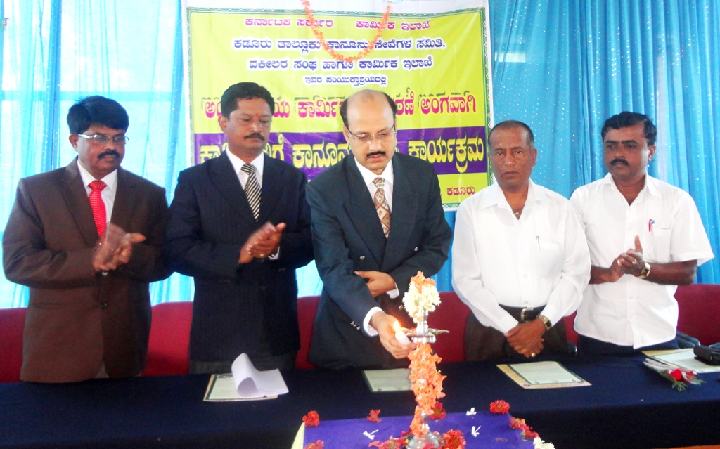 ಎಲ್ಲ ಅಸಂಘಟಿತ ಕಾರ್ಮಿಕರು ಸಂಘಟಿತರಾಗಲಿ